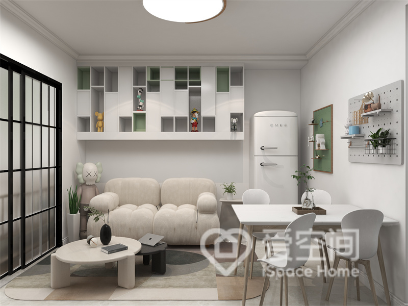 客厅与餐厅一体化设计，紧凑的结构打造出一个可以畅聊的社交客餐空间，使娱乐和用餐两不误。