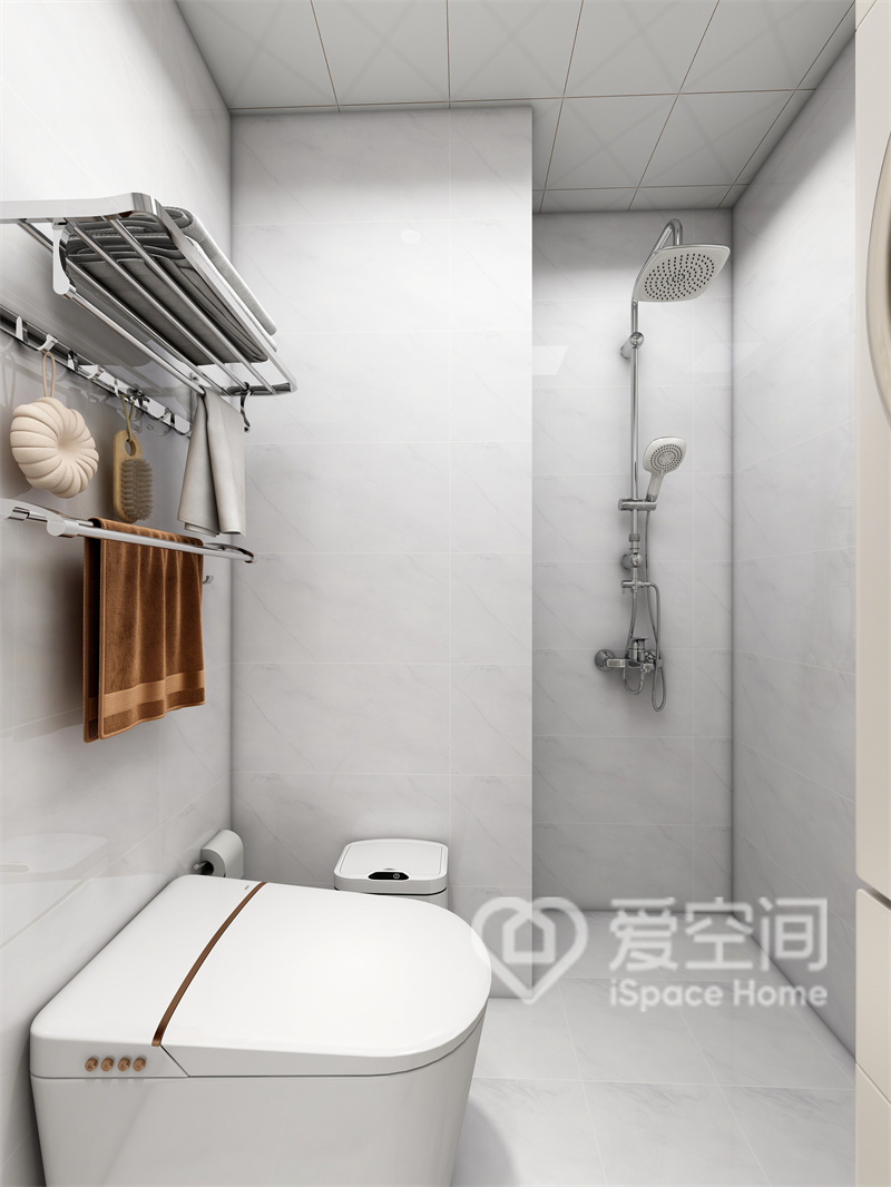 卫浴间的设计兼具实用性与观赏性，收纳架提升了空间的收纳力，方便日常使用。