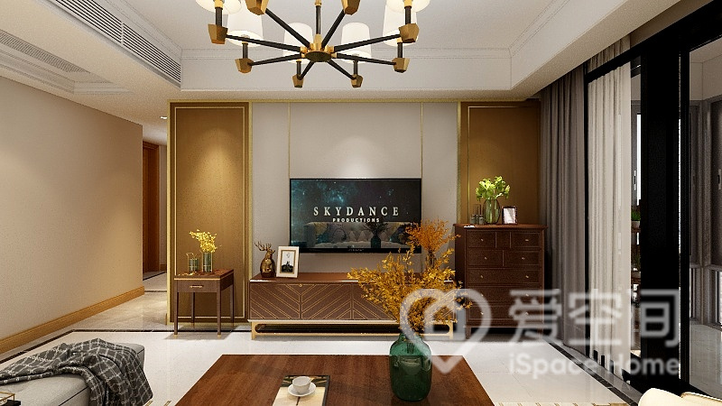 电视墙与沙发墙设计手法相似，配以木质地柜，为客厅带来时尚感。