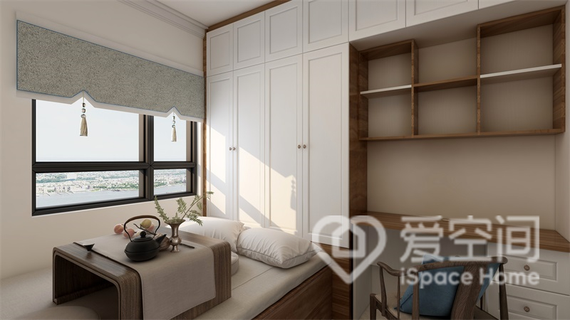 卫浴空间设计师采用白色作为空间主色调，让整个空间变得更加简约宁静。