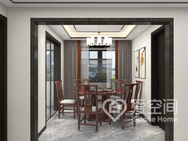 餐厅设计素雅简约，搭配全木质家具装饰，方便全家人共享天伦之乐。