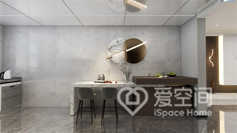 餐桌自带格调与品位，墙面装饰瞬间让空间变得高大洋气，充满了时尚魅力。