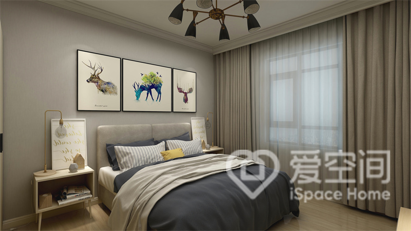 设计师以灰色赋予主卧稳重的氛围，蓝色床品让空间呈现出典雅的气息，透出现代风格的独特情调。