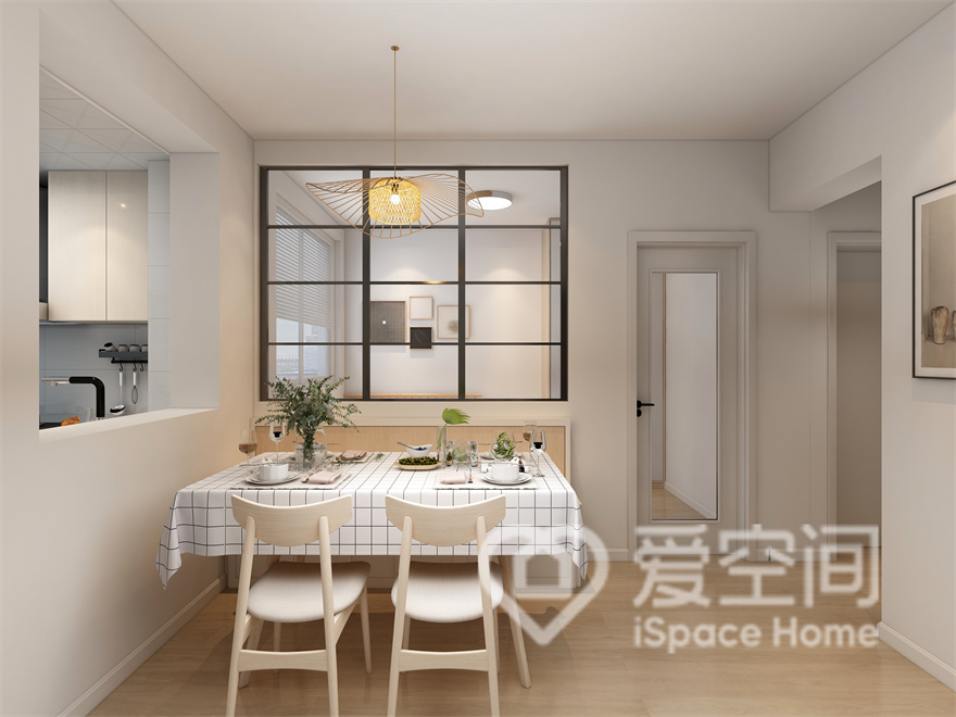 木质元素在餐厅空间中交汇，使得温馨治愈的气质呼之欲出，呈现出雅致又不失格调的独特氛围。
