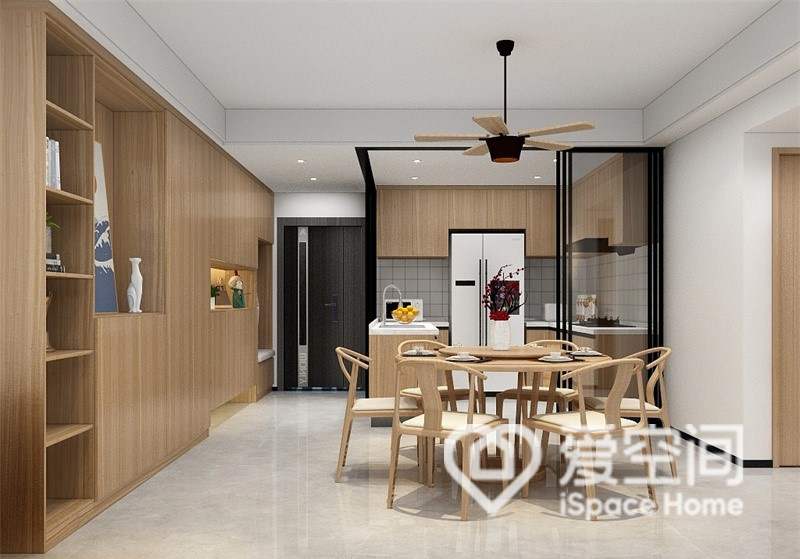 餐客厅一体化设计，空间中大量使用原木材料打造，丰富了空间内容，也增加了室内的温馨程度。