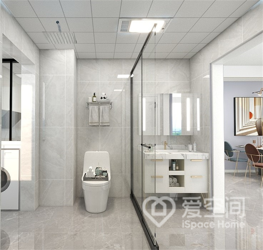 设计师利用玻璃灵活设计出干湿分离，营造出实用整洁空间氛围，阳台空间拓宽了空间功能，方便日常晾晒。